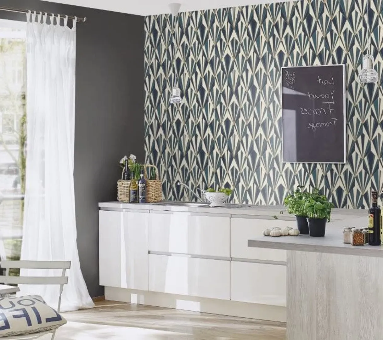 Savana - Parato geometrico in 2 colorazioni con inserti oro. Trama effetto tessuto
