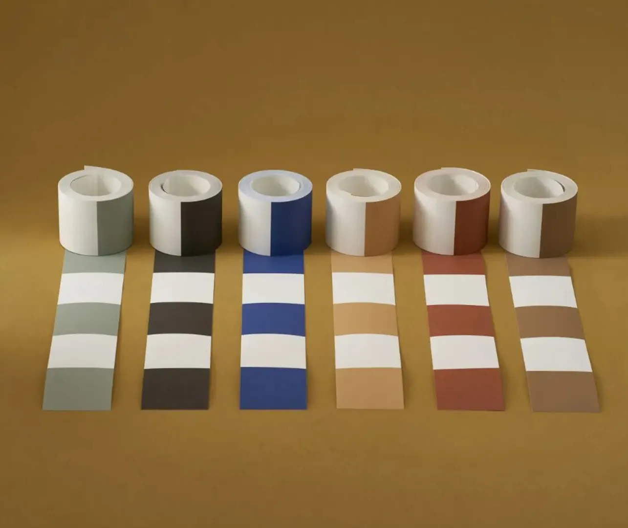 Galons e Frises - Bordo, fascia adesiva rigata in varie colorazioni altezza 5cm e lunghezza 6m