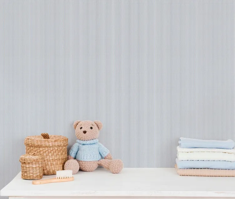 Enzo - Carta da parato disegno rigato sottile in varie colorazioni, camere bambini