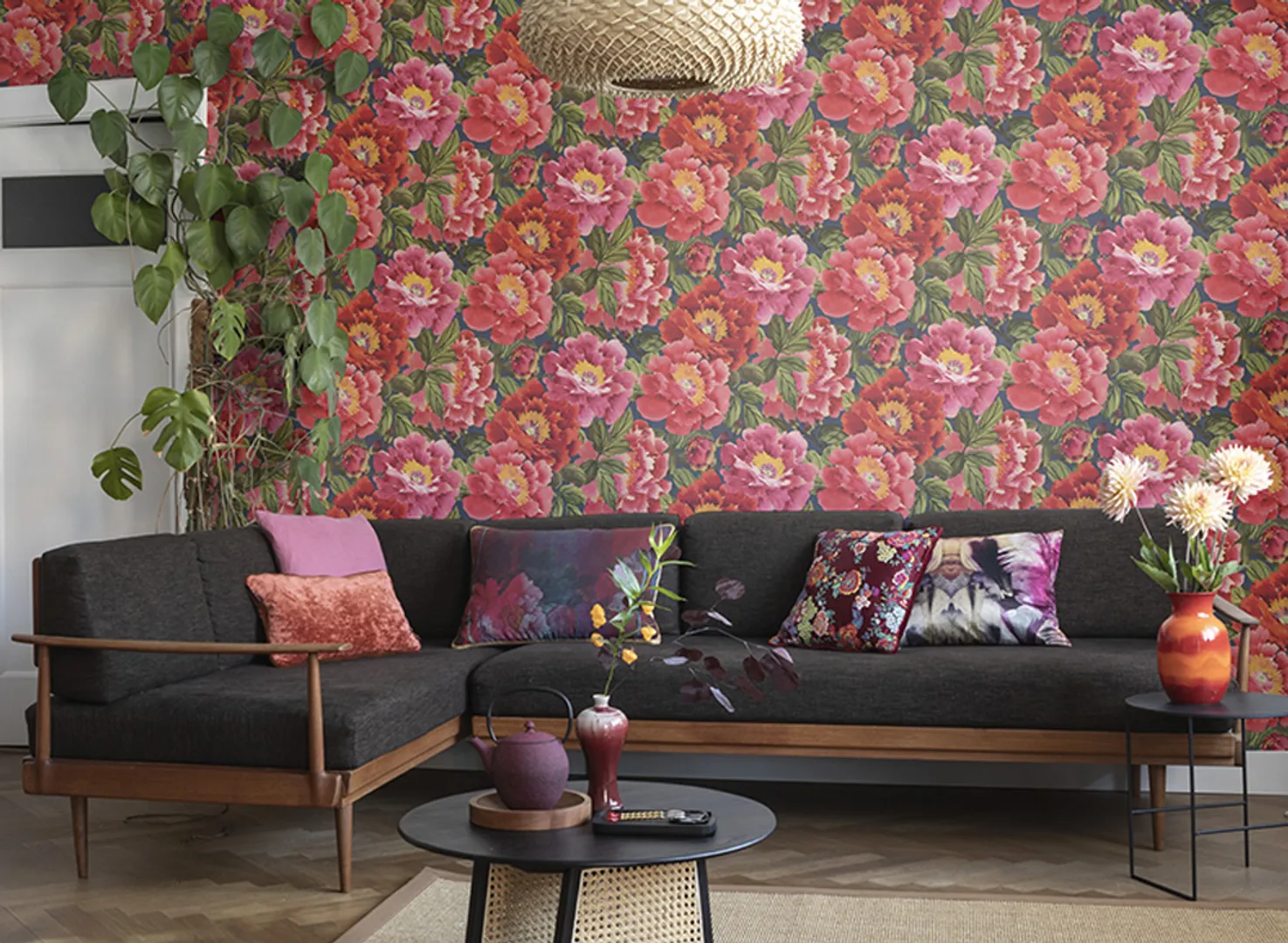 Haori - Carta da parato in stile giapponese con fiori grandi e trama effetto tessuto in più colori.