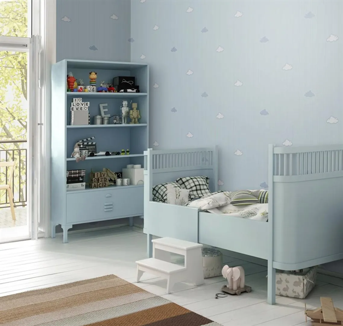 Ada Kids - Parato rigato con nuvolette in due colorazioni. Lavabile. Rotoli grandi il doppio