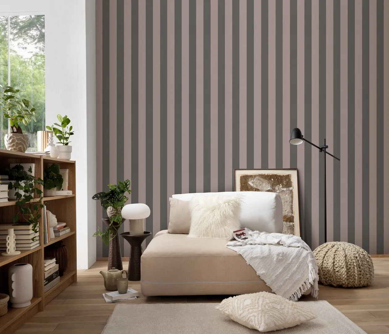Melissa - Parato rigato con fasce lucide perlate in varie referenze di colore. 